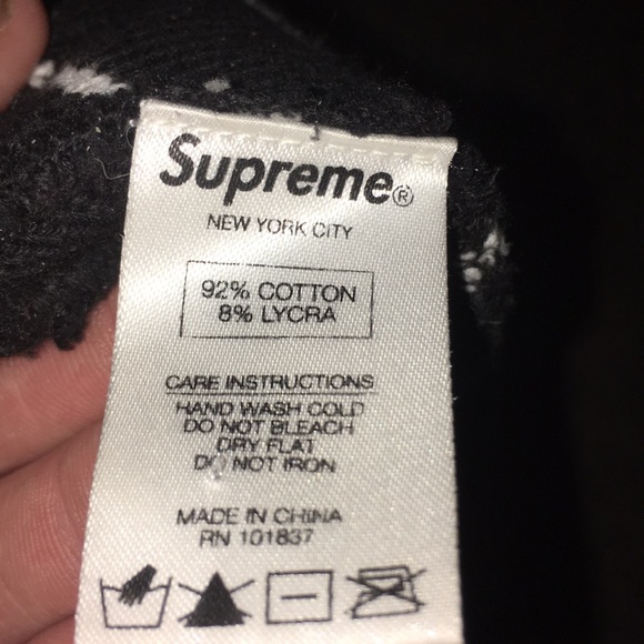 Supreme hat - Picture 2 of 2